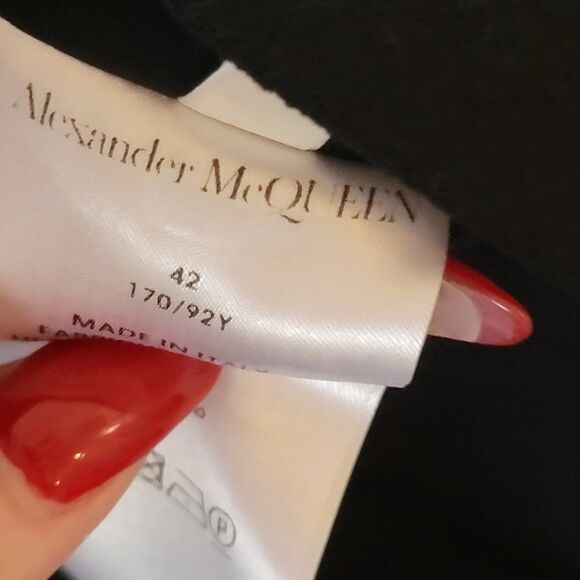 Alexander McQueen Women's Black Wool Crepe Midi Dress Size 42 - Picture 13 of 16